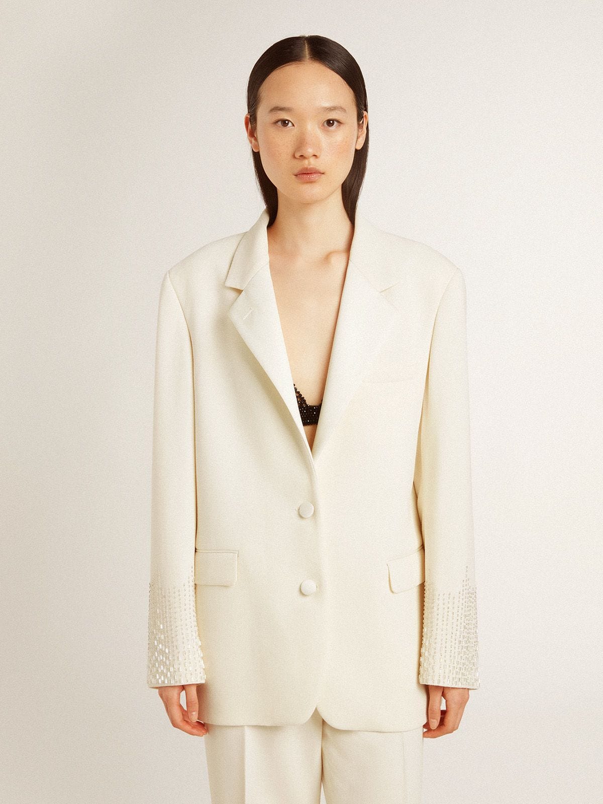 Single-breasted oversize jacket in white with silk effect and embroidery